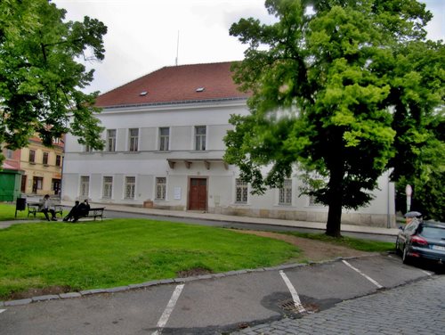 Rekonstrukce a stěhování knihovny